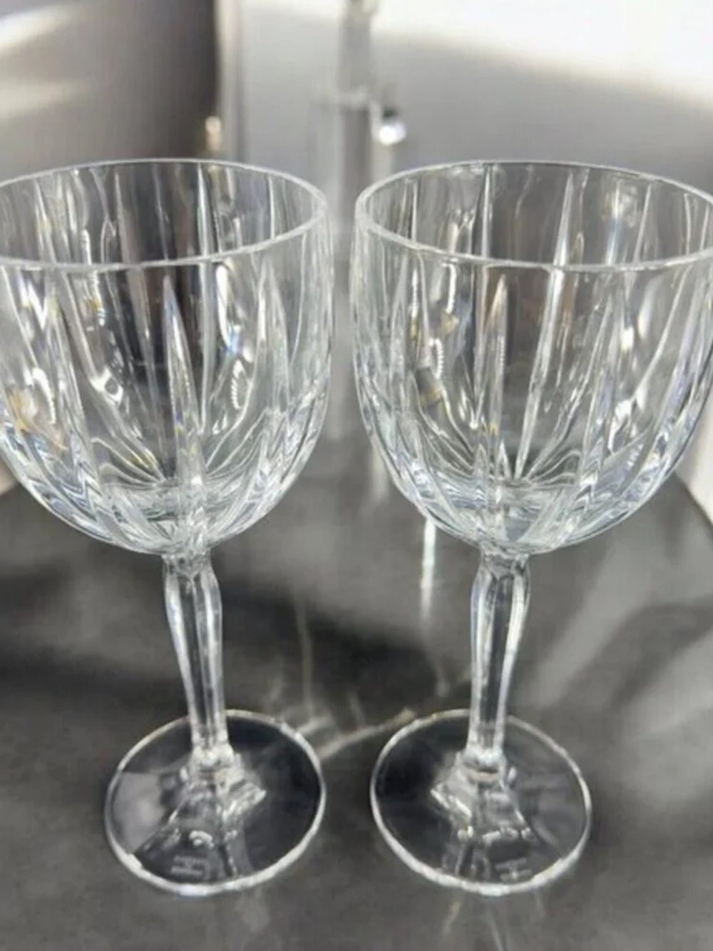 Faceted Clear Glass Wine Goblets - Elegant Stemware (Clear)